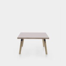 Couchtisch C41 mit Tischbeinen aus Holz, Tischplatte mit Linoleumbeschichtung Couchtisch C41 mit Tischbeinen aus Holz, Tischplatte mit Linoleumbeschichtung