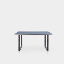 Schreibtisch W61 Kufenfuß mit Tischplatte Linoleum