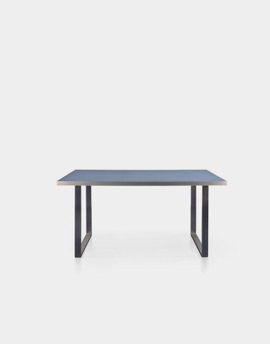 Schreibtisch W61 Kufenfuß mit Tischplatte Linoleum