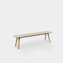 Sitzbank mit Linoleumoberfläche